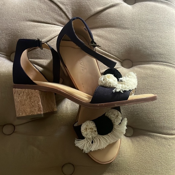 Sóludos beautiful shoes size 7 - Picture 4 of 5